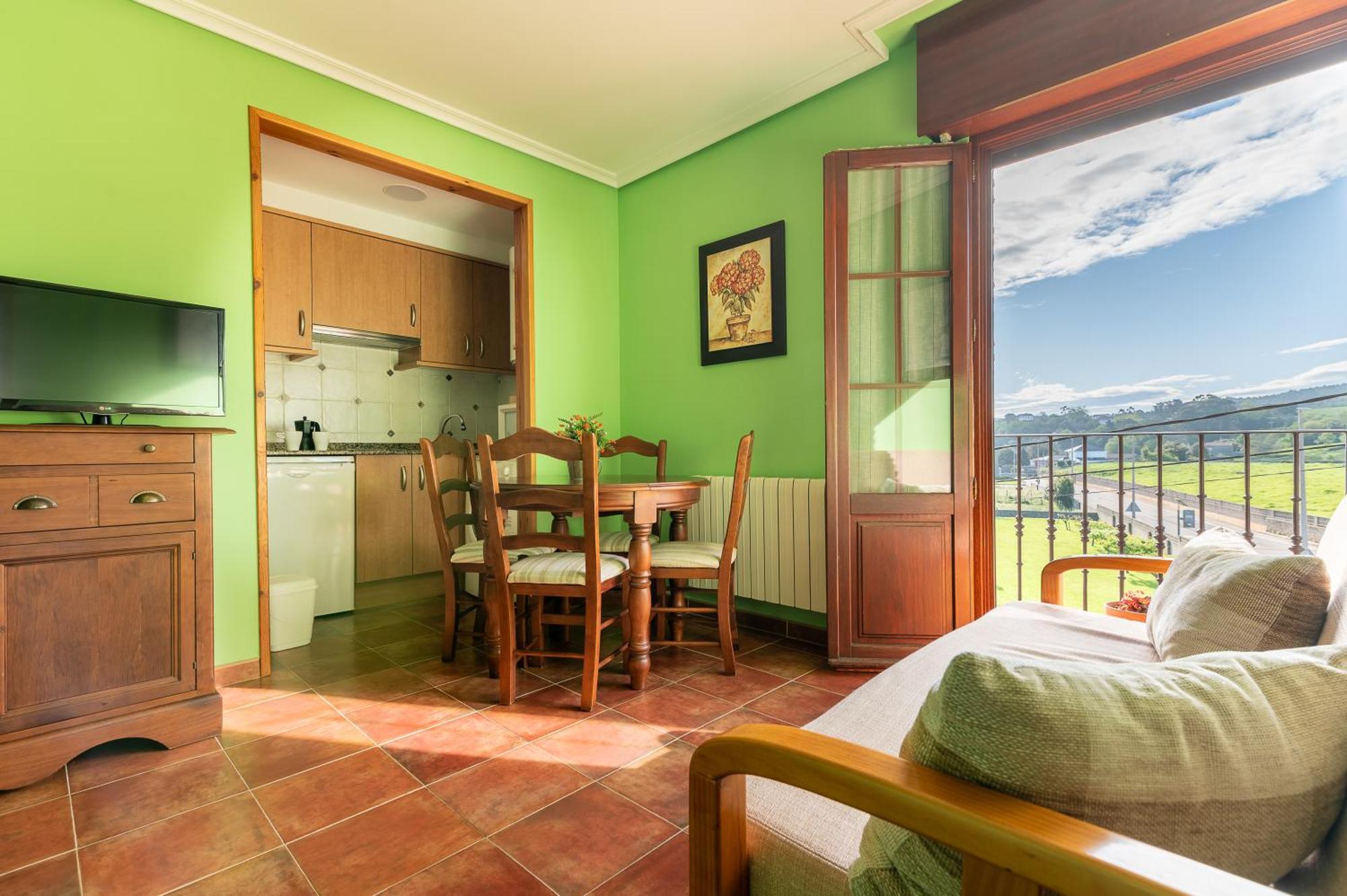 Apartamentos El Cruce De Moraton Cobreces Exterior photo